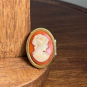 Vtg Avon Gold Tone Cameo Locket Ring Size 6 Orange White Portrait Perfume Ring